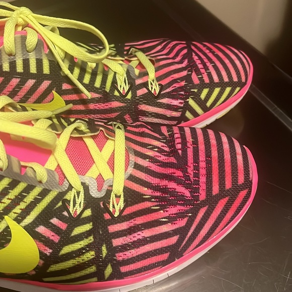 Size 10 Nike free, 5.0 - Picture 3 of 8